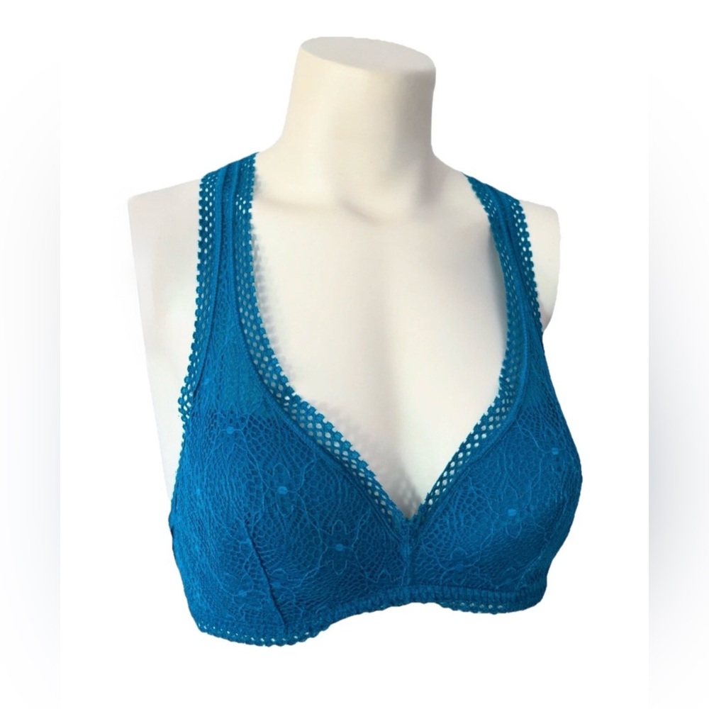 💙 Victoria’s Secret Blue Lace Racerback Bralette Size M